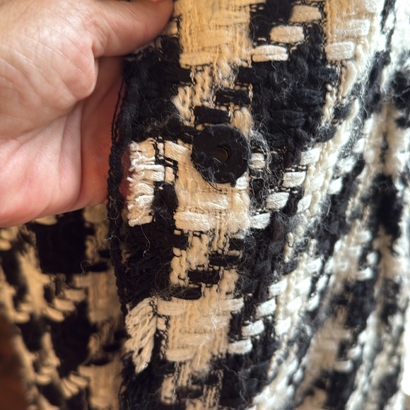 Alice and Olivia A/line coat in black and white lined, 2 pockets great condition - Picture 10 of 13